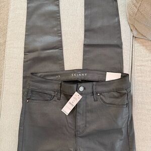 NWT High-Rise Skinny Jeans